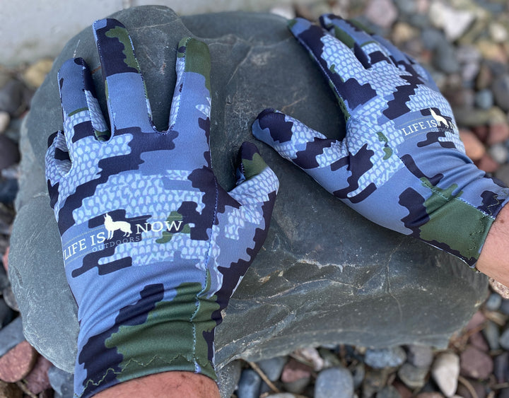 Life is Now Outdoors Base Layer Gloves-Dark Break Up Camo Touchscreen