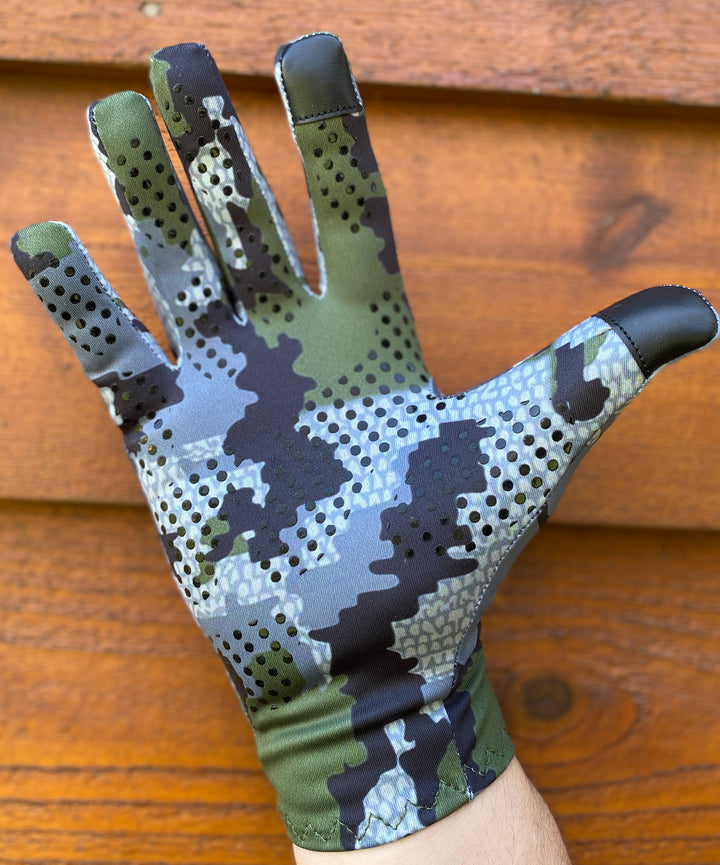 Life is Now Outdoors Base Layer Gloves-Dark Break Up Camo Touchscreen