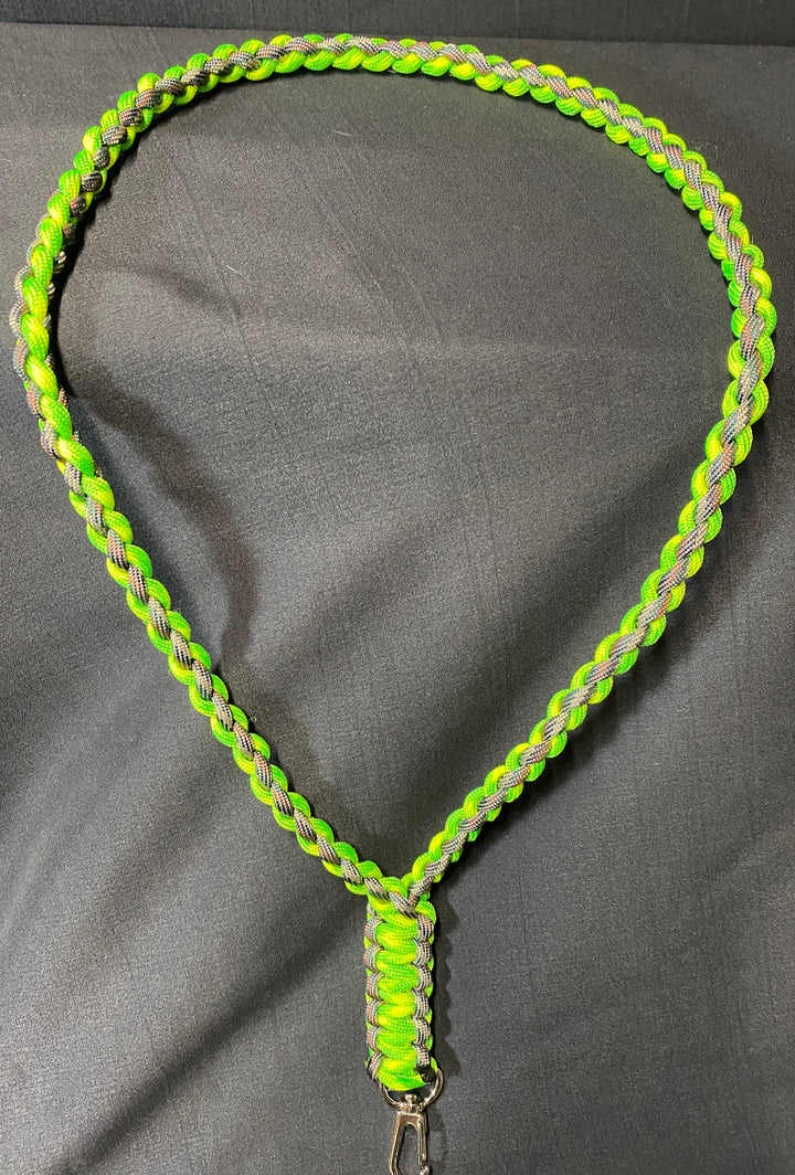 braiding paracord lanyard