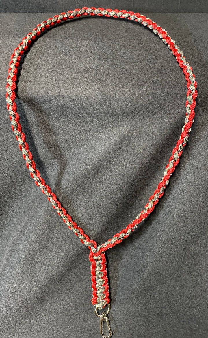 braiding paracord lanyards