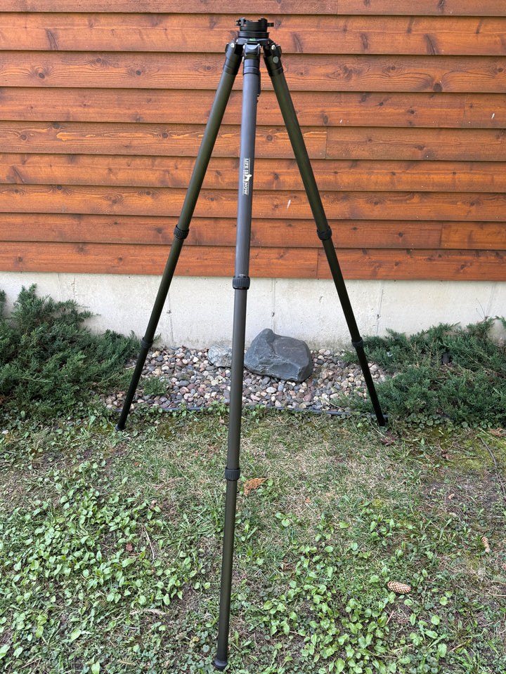 Life is Now Outdoors Carbon Fiber 3 Section Tripod with Leofoto YB-75LRC Level Head