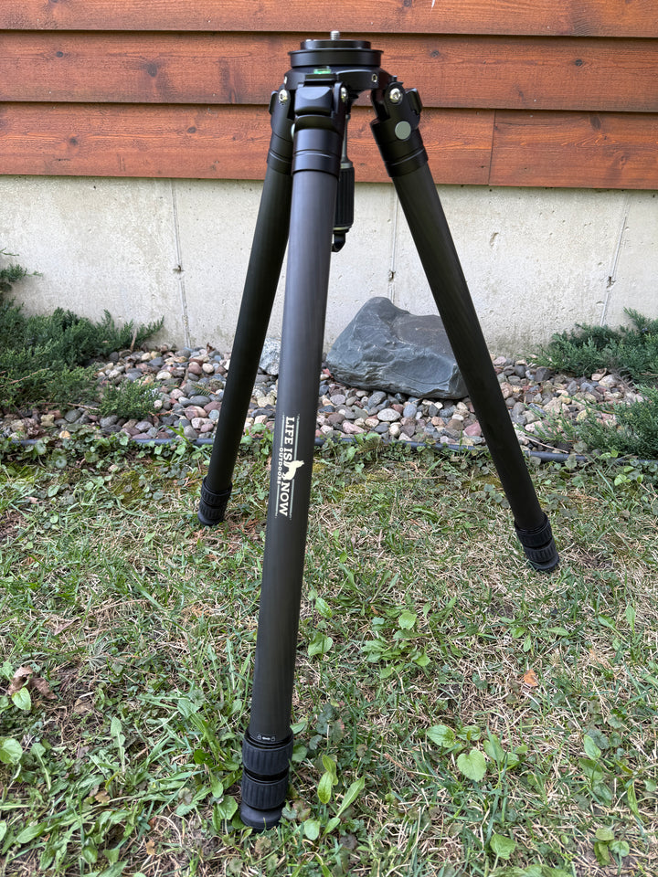 Life is Now Outdoors Carbon Fiber 3 Section Tripod with Leofoto YB-75LRC Level Head