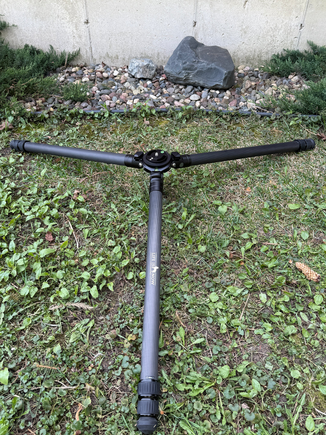 Life is Now Outdoors Carbon Fiber 3 Section Tripod